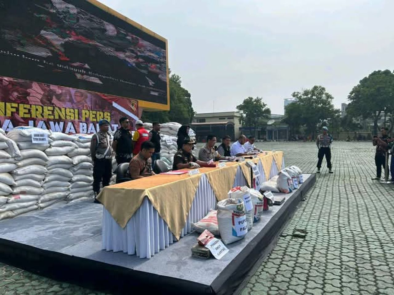 Konpers pupuk palsu di Polda Jabar