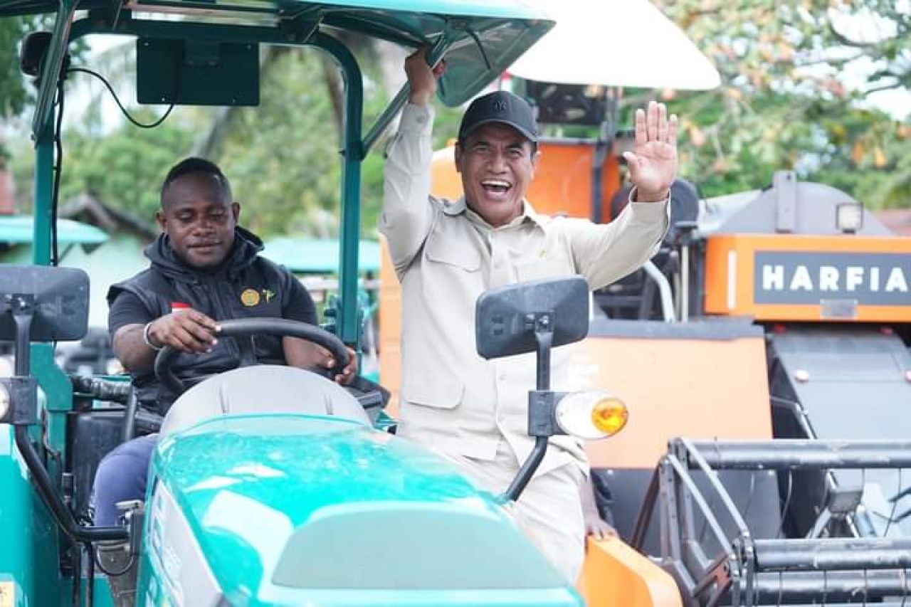 Matius bersama Menteri Pertanian