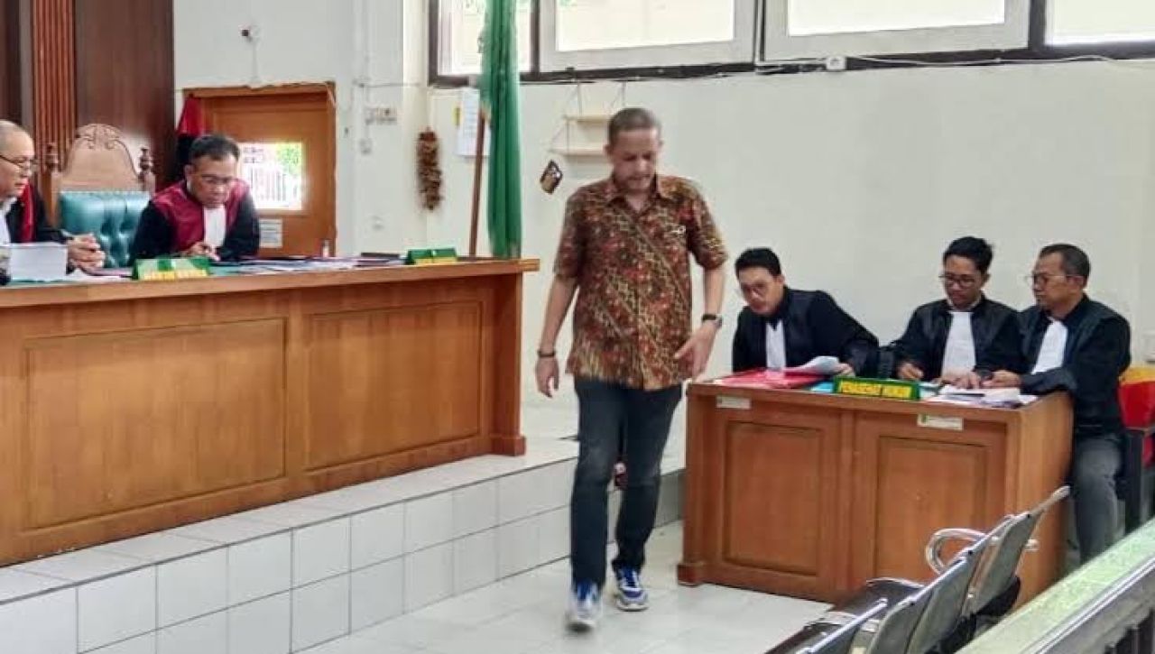 Ahmad Effendy Noor di sidang PN Palembang. (Foto : katanda.id)