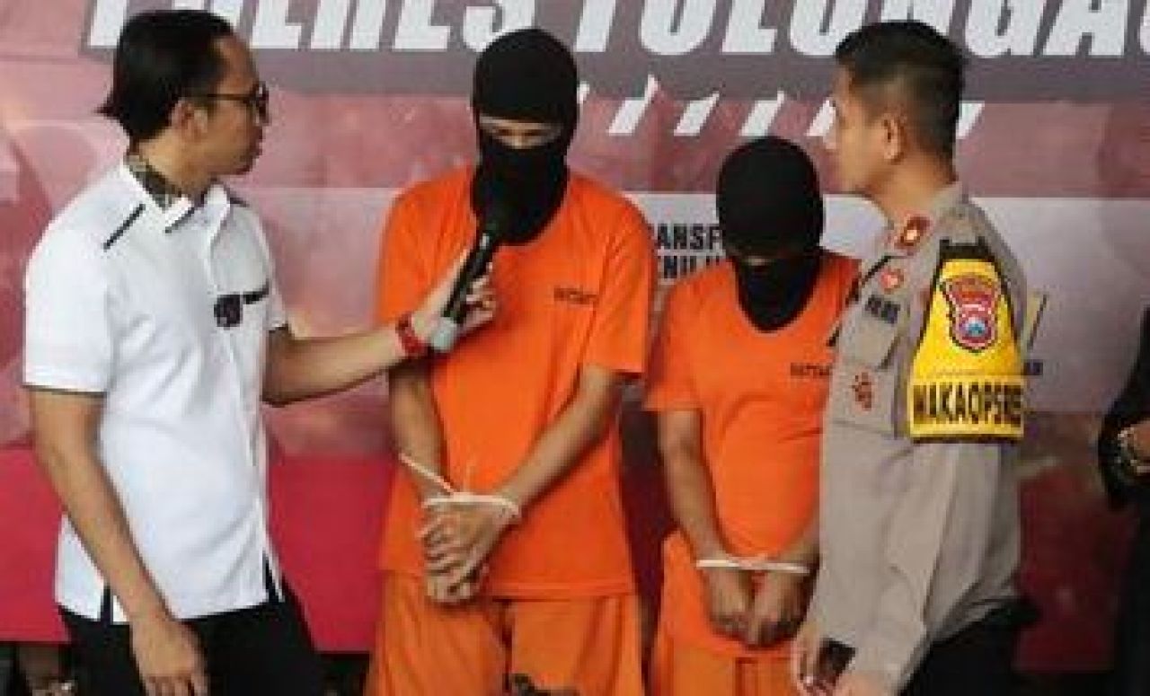 Pelaku diamankan YA (48 tahun) dan AS (50 tahun)