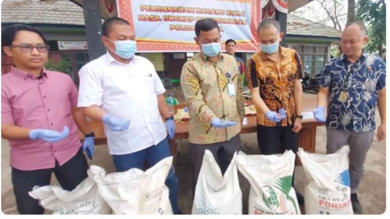 Pengungkapan kasus pupuk ilegal merek Avatara