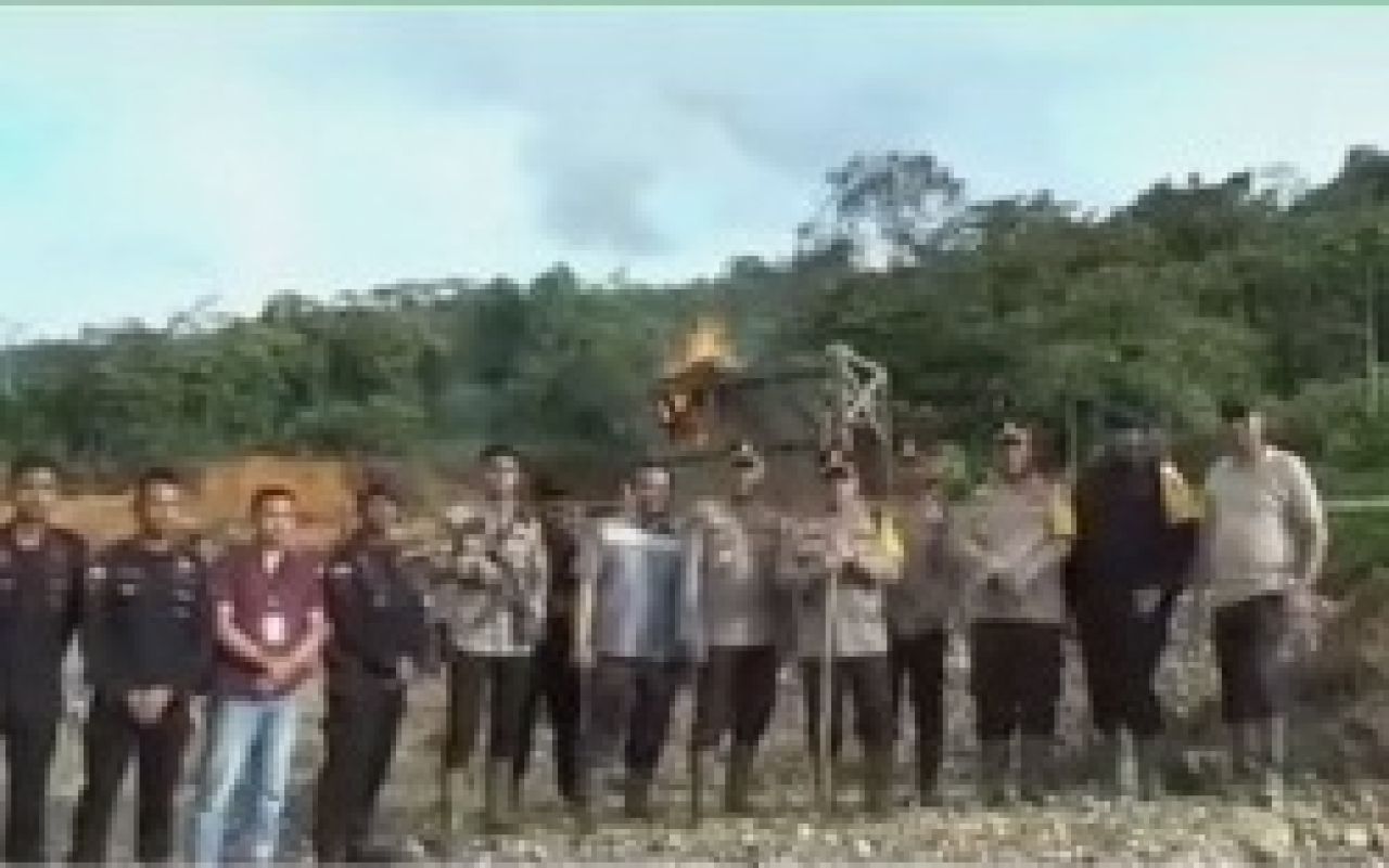 Penggrebekan tambang di Sumatera Barat