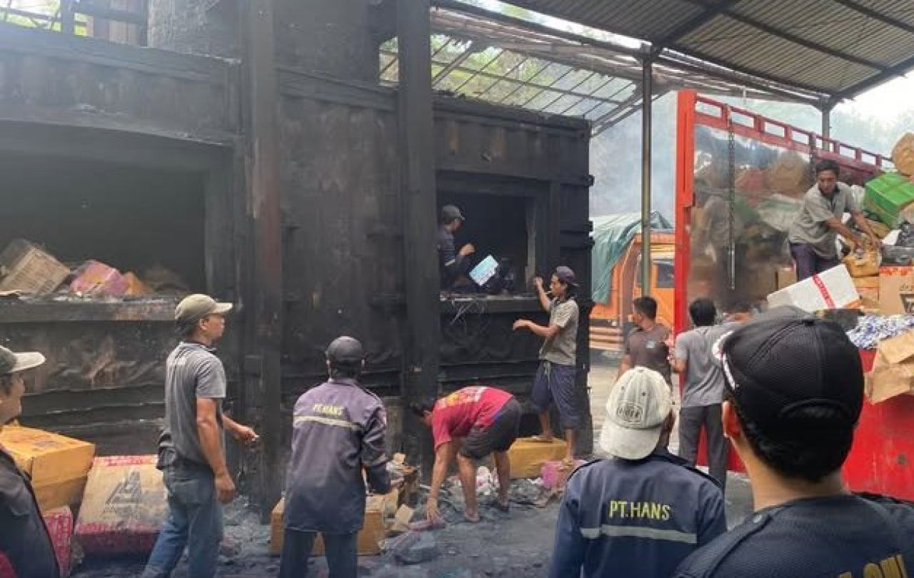 Bea Cukai Madura menggelar pemusnahan barang yang menjadi milik negara