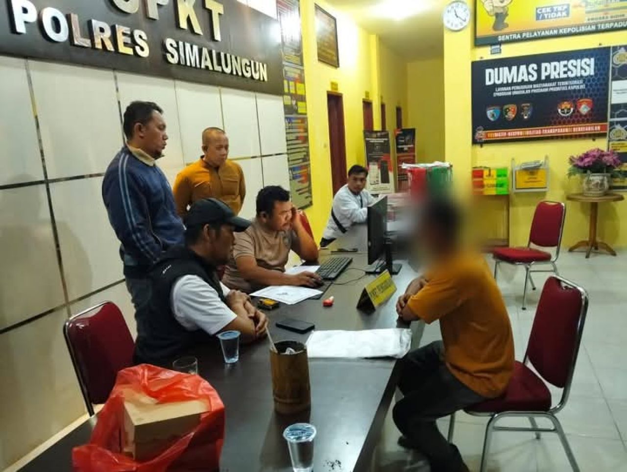 Pelaku sedang dimintai keterangan oleh penyidik