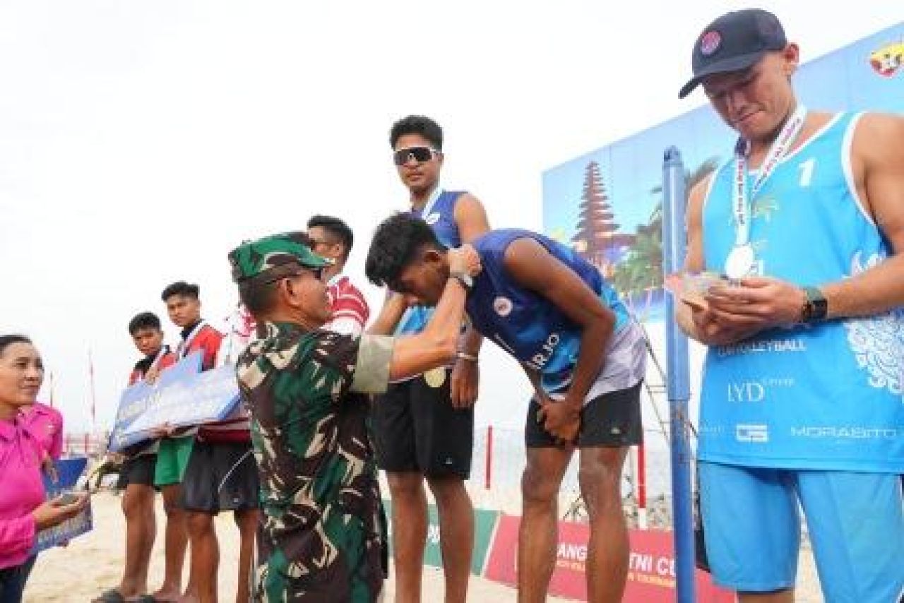 Penutupan Turnamen Voli Pantai Piala Panglima TNI di Bali