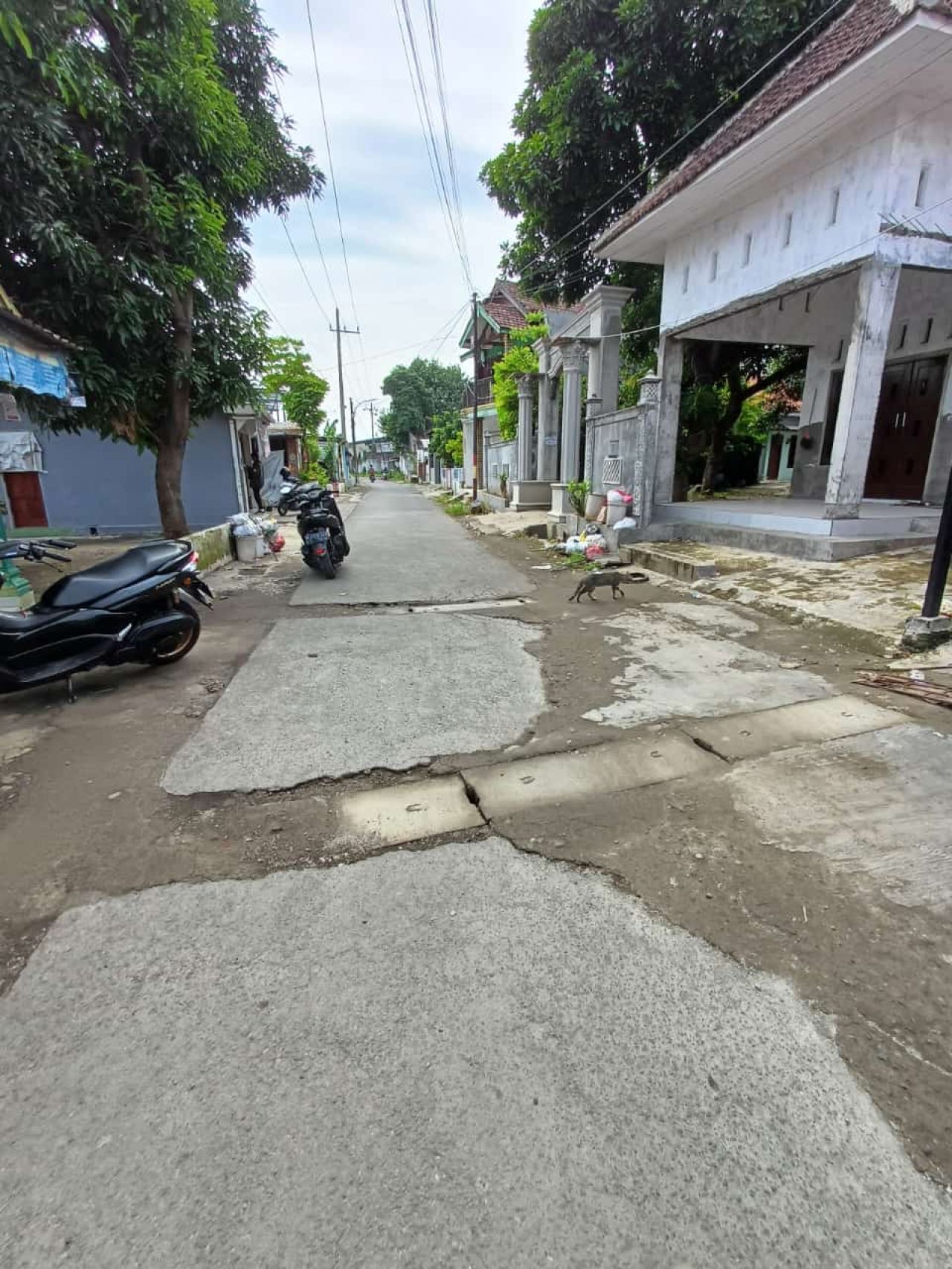 Gorong-gorong tampak pecah dan rusak