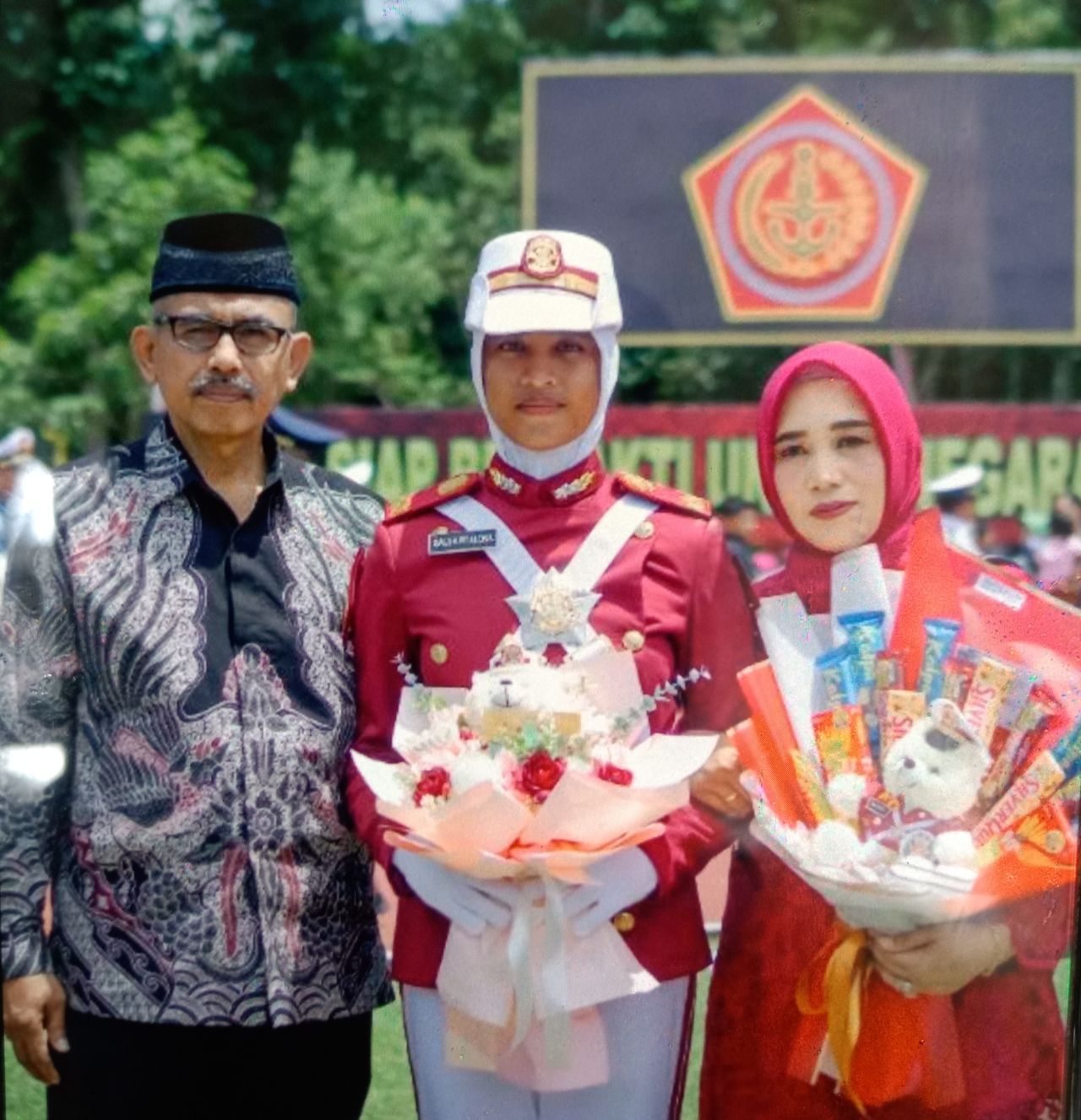 Galuh bersama kedua orangtuanya