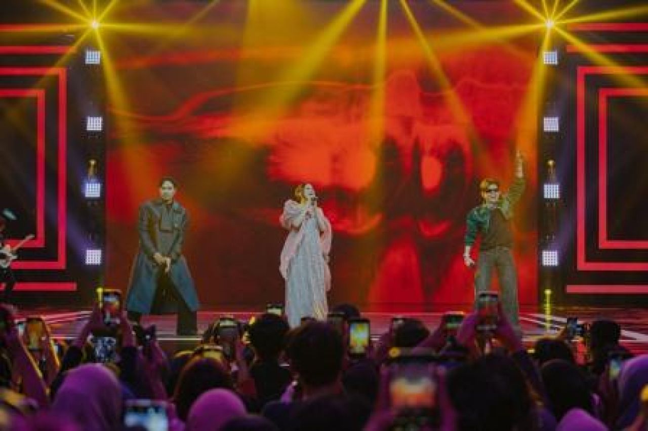 Penampilan Mahalini x Juicy Luicy di Spotify Wrapped Live 2024