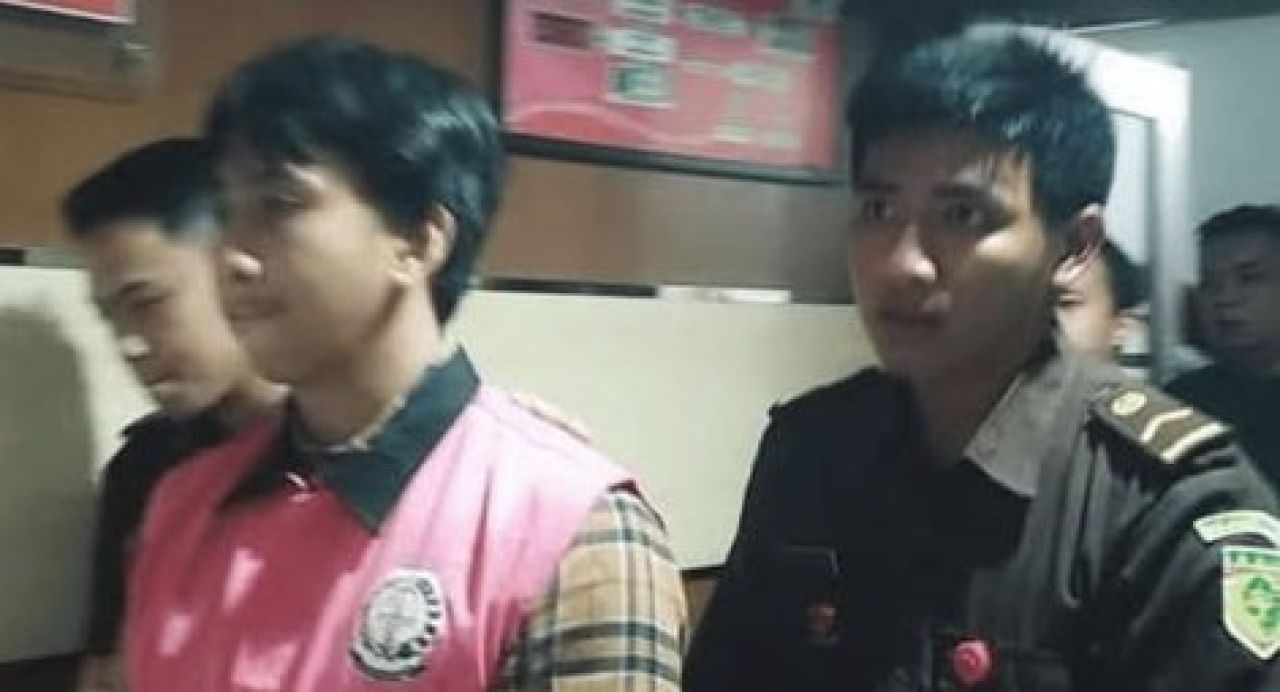 IDP (pakai rompi)