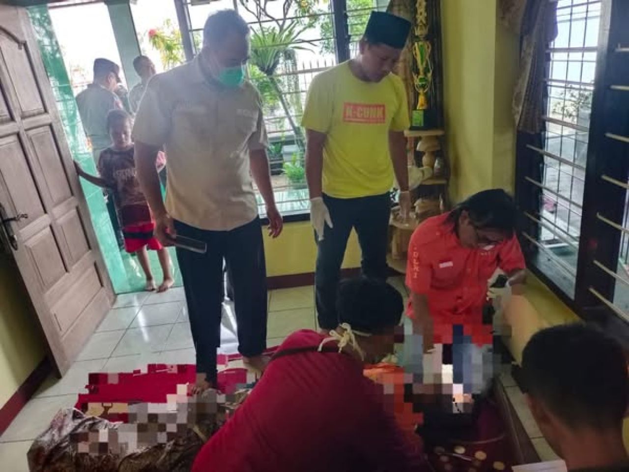 Penemuan orang meninggal dunia di teras sebuah warung di Desa Ngrendeng
