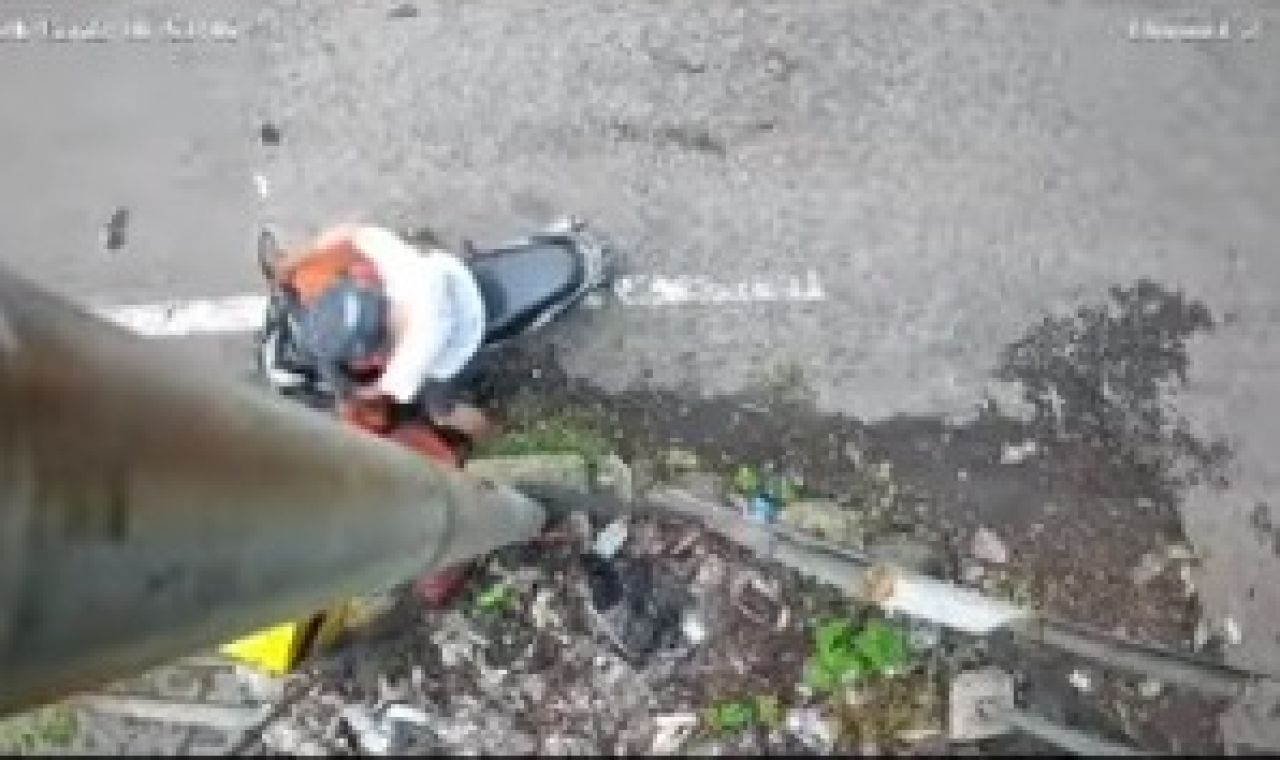 Pembuang sampah di Jalan Tanggulangin