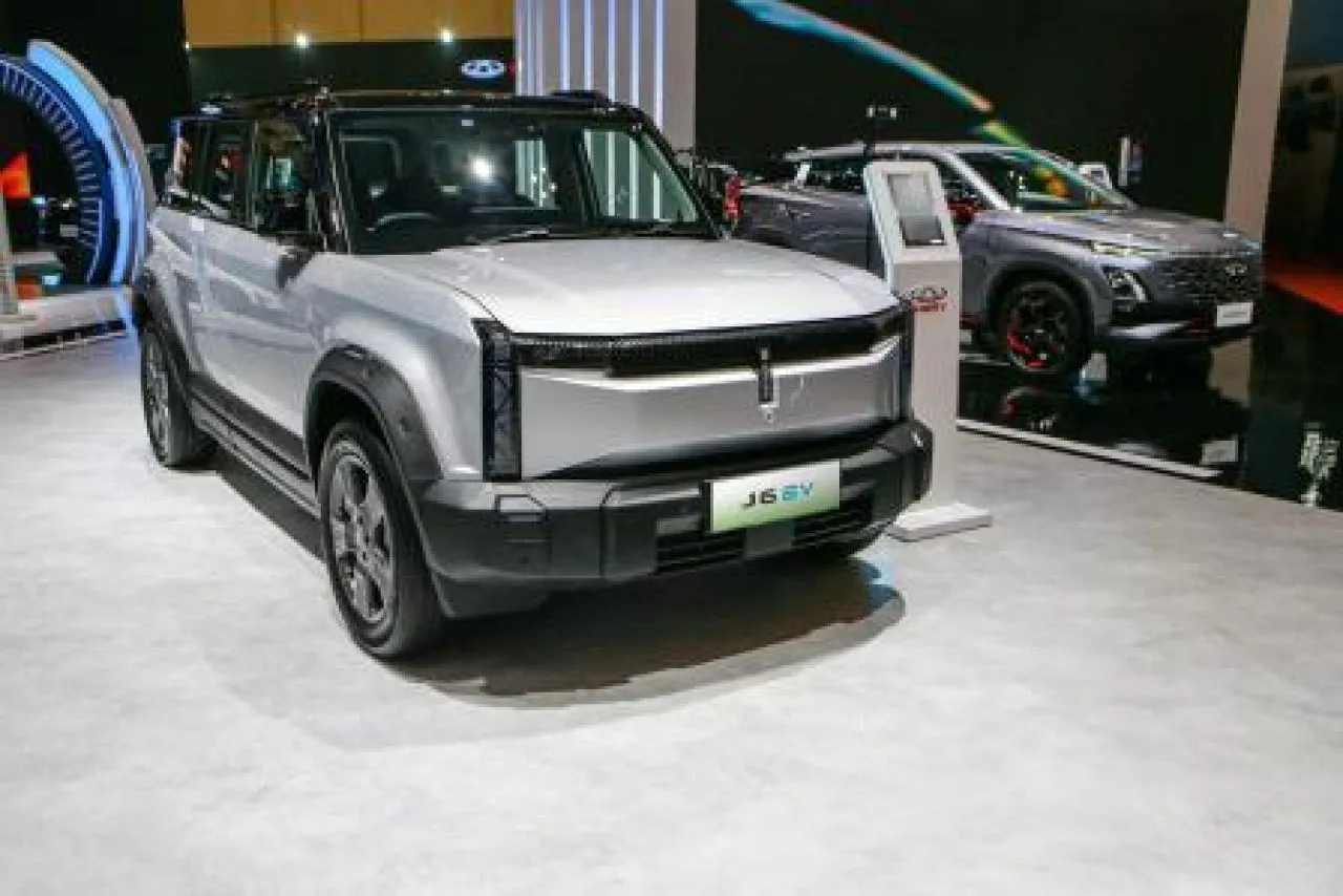 Lebih dari 300 Konsumen Sudah Menerima Chery J6 EV di 2024