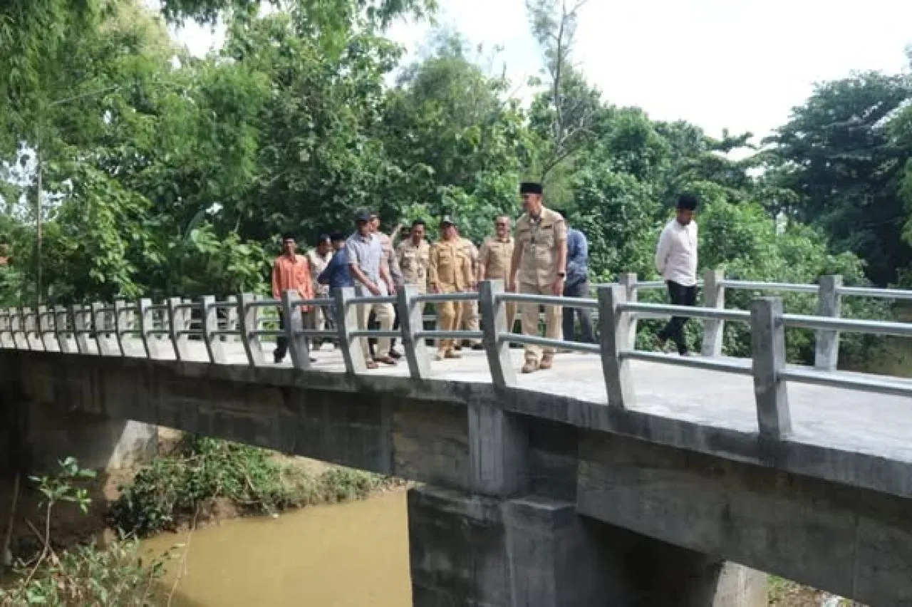 Jembatan Penghubung Desa Arosbaya dan Desa Muarah Bisa Dilewati