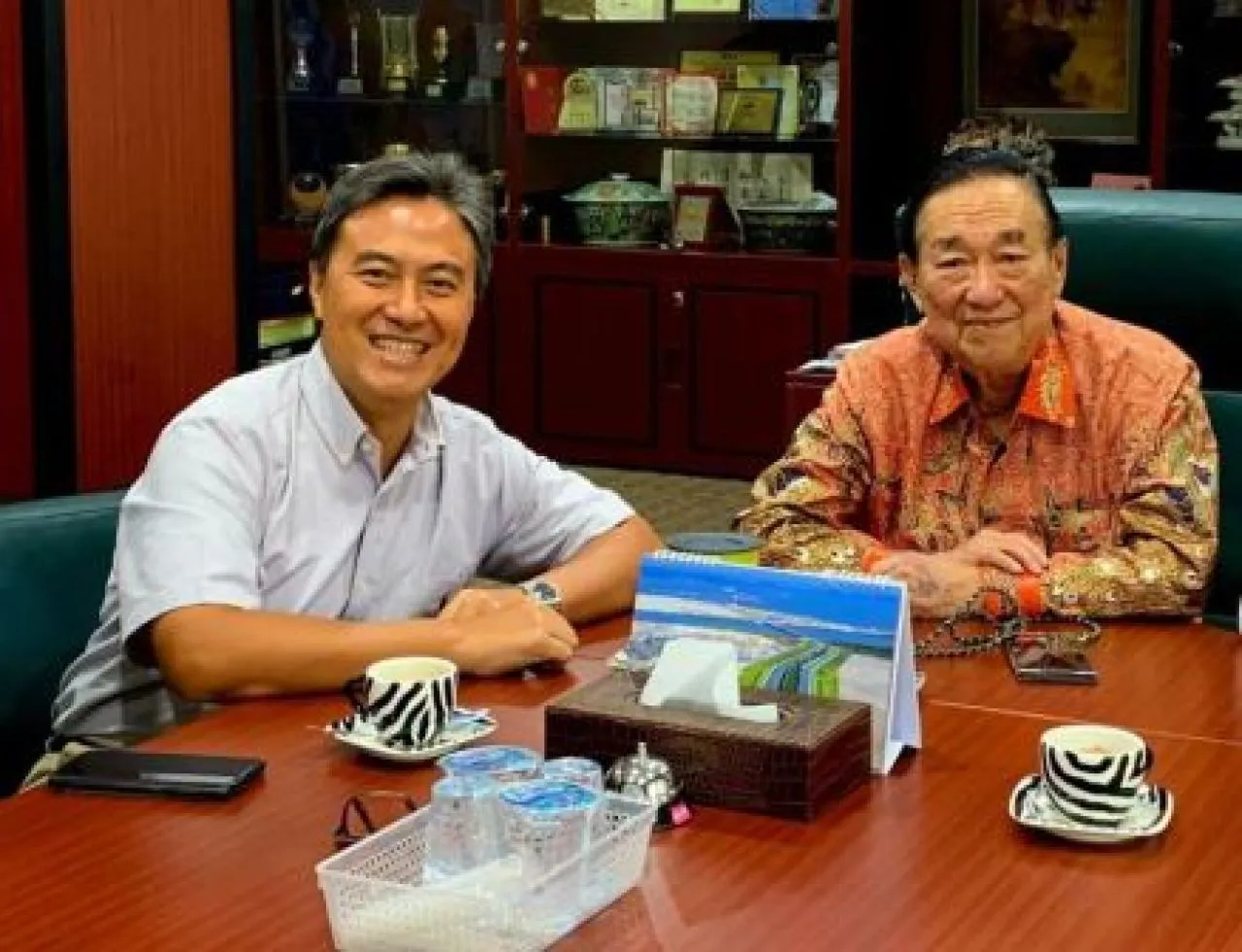 Kisah Soegiarto Adikoesoemo Berjuang Membesarkan PT AKR Corporindo