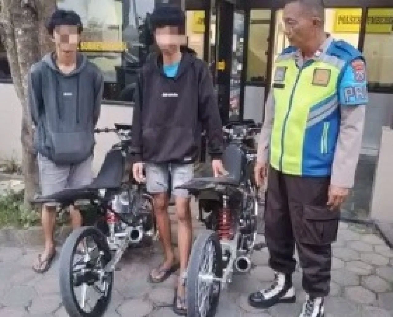 2 Pemuda Ditangkap Polsek Sumbergempol Mau Balap Liar