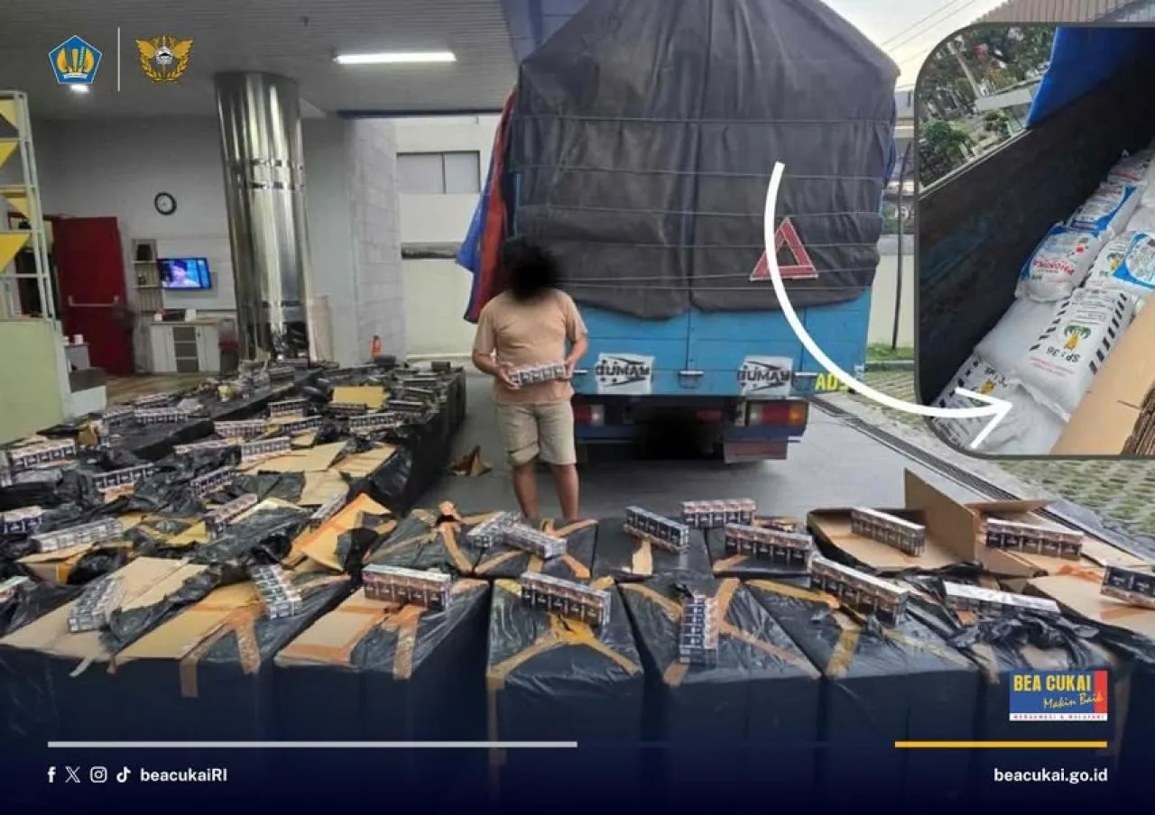Rokok ilegal yang diselundupkan muatau pupuk
