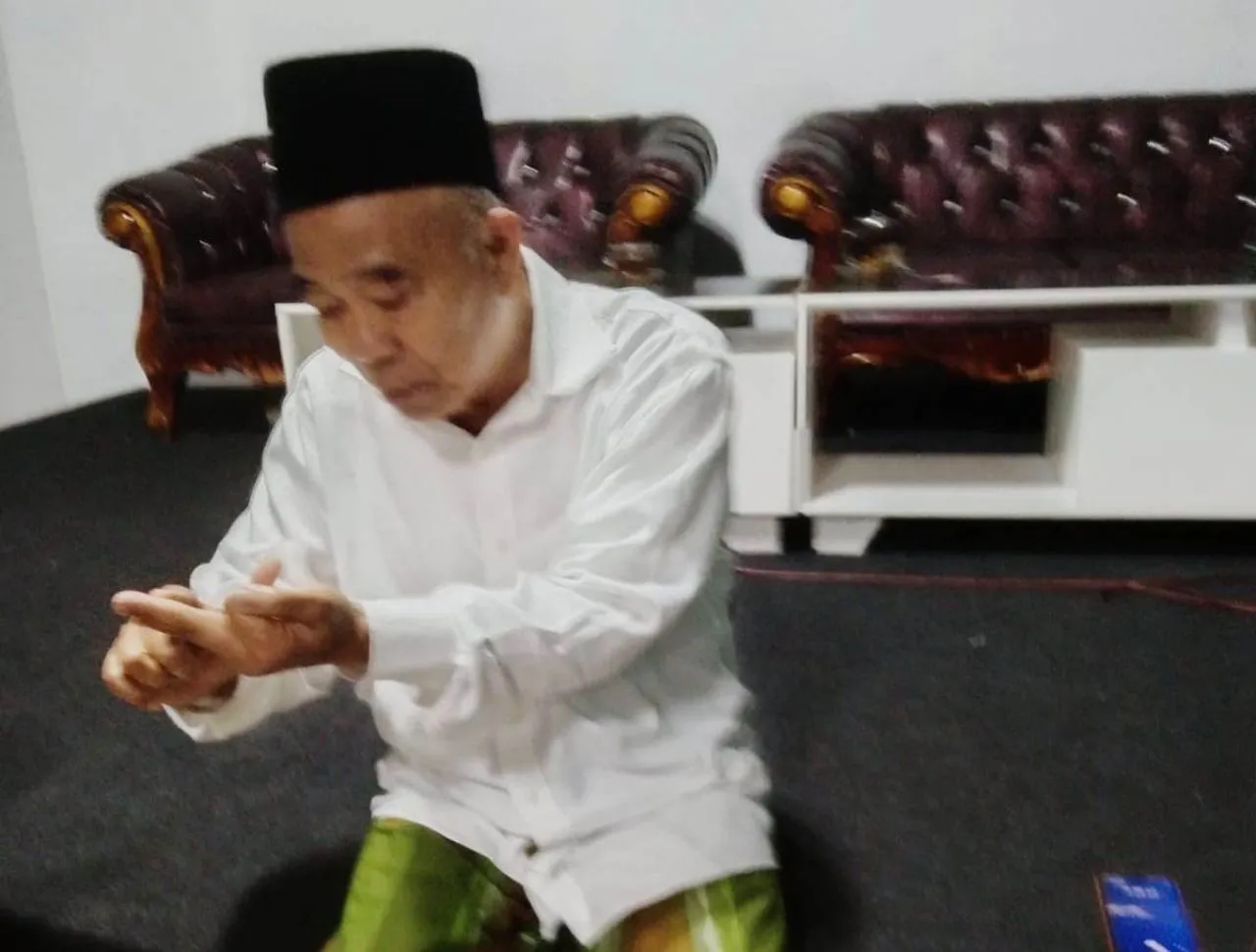 Peringatan Keras KH Asep Syaifudin Chalim ke Pejabat
