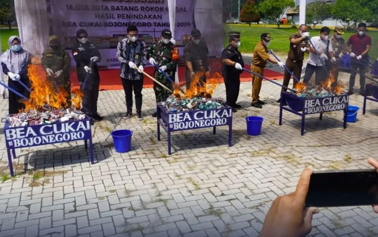 Bea Cukai Bojonegoro Musnahkan 14 Juta Batang Rokok Ilegal