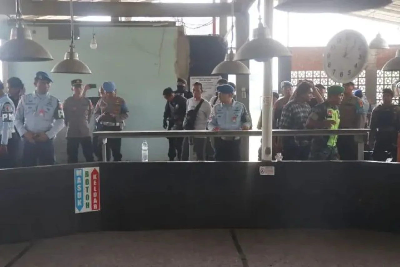 Polresta Sleman dan TNI Grebek Arena Sabung Ayam di Desa Sinduadi