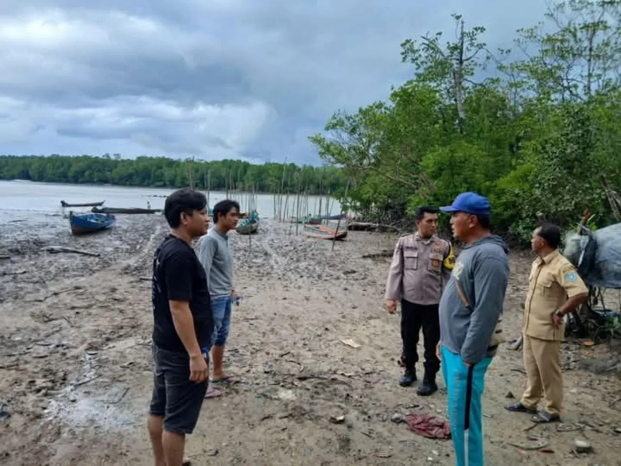 Polsek Jebus Grebek Lokasi Tambang  Ilegal di Desa Kapit