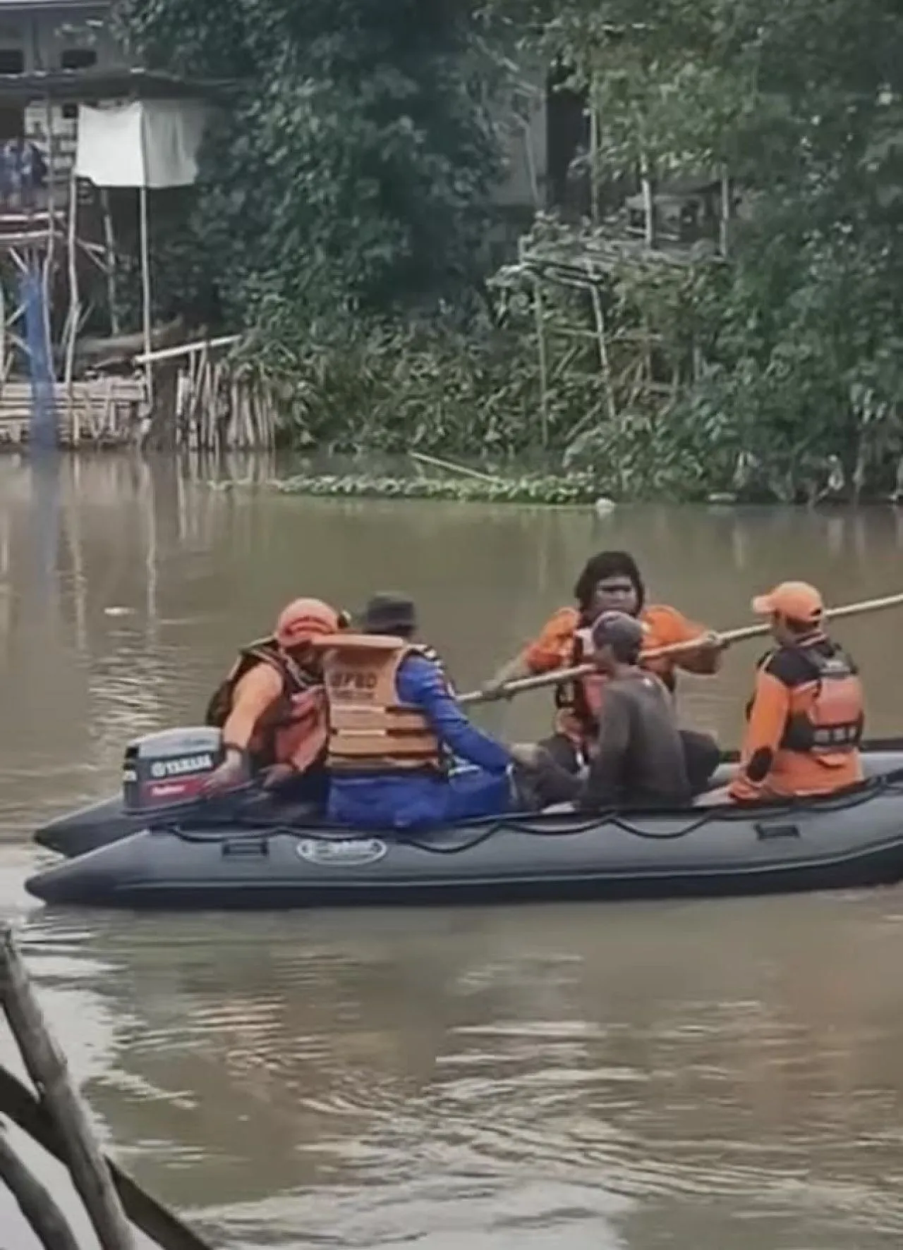 Wanita Asal Desa Bambe Hilang Setelah Terjun ke Sungai Kalimas, Diduga Depresi