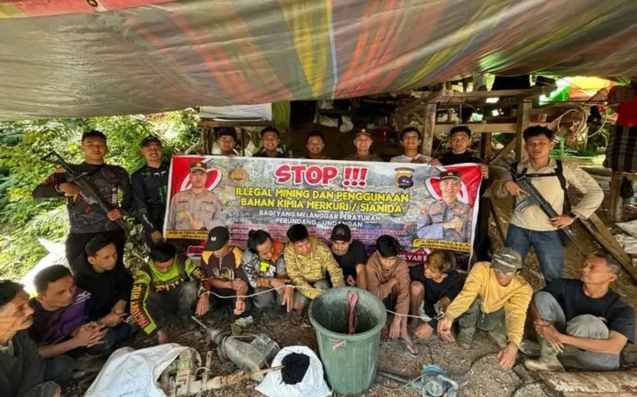 Sat Reskrim Polres Solok Selatan Grebek Tambang Ilegal di Bukit Bulat
