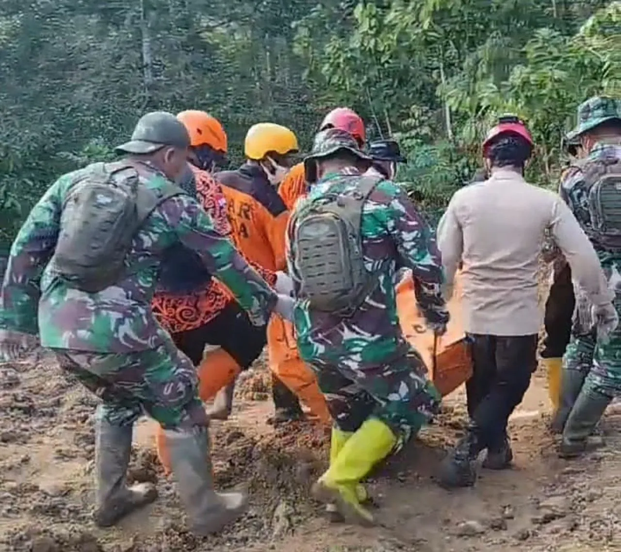 Tuntas, 6 Korban Material Longsor di Trenggalek Ditemukan Tewas
