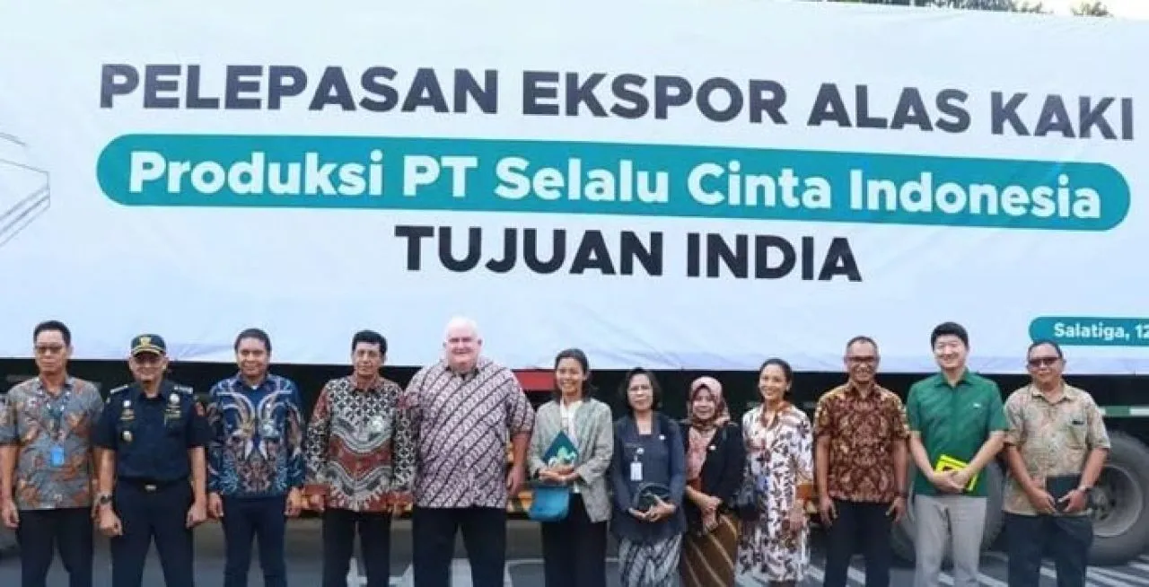 PT Selalu Cinta Indonesia Ekspor 4.666 Pasang Alas Kaki ke India