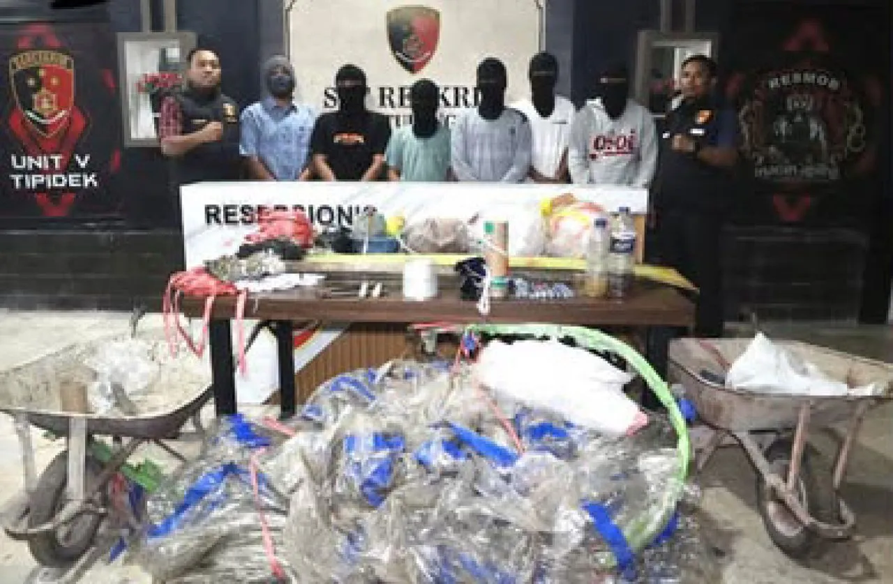Polres Tulungagung Tangkap Sekelompok Remaja yang Menerbangkan Balon Udara