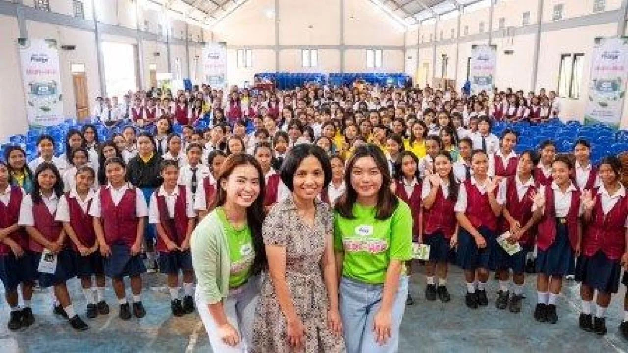 Hers Protex Donasikan 2.003 Pack Pembalut dan Edukasi Kesehatan Menstruasi di Nusa Tenggara Timur