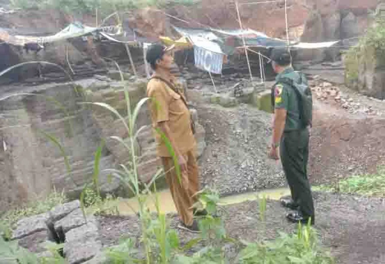 Bos Tambang Batu Padas di Desa Banyuputih Diseret ke Pengadilan Bondowoso
