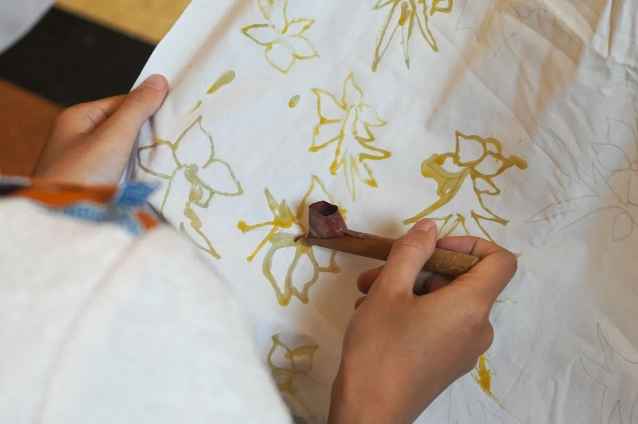 Hotel Majapahit Surabaya Hadirkan Women in Kebaya: Weaving Heritage Through Batik