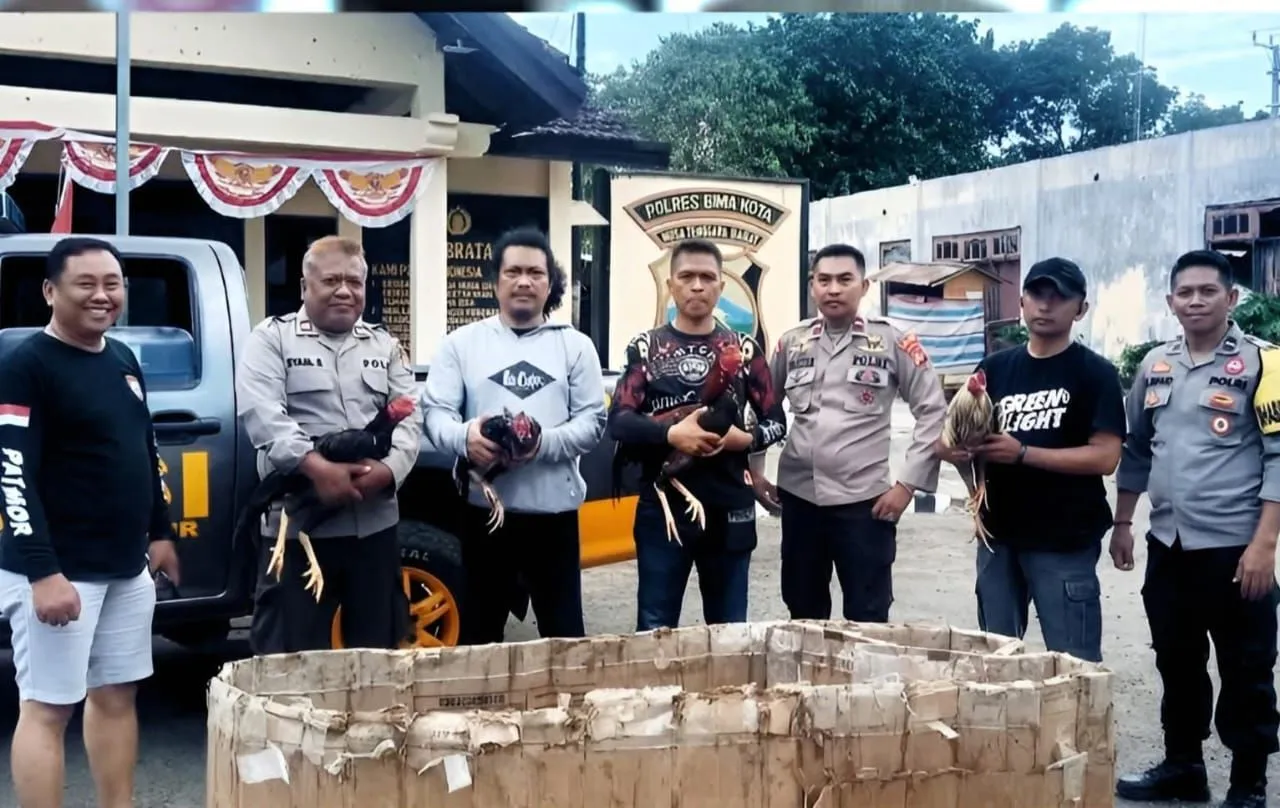 Polsek Rasanae Timur Bubarkan Sabung Ayam di Kelurahan Penaraga