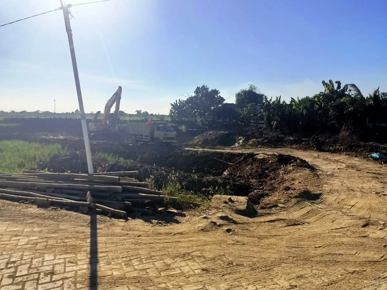 Penjualan Galian Tanah Waduk di Desa Punduttrate Dinilai Langgar Aturan