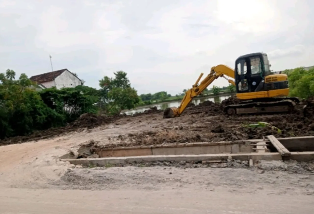 Proyek Urug untuk Perumahan di Desa Semampir Diduga Tanpa Izin Tata Ruang