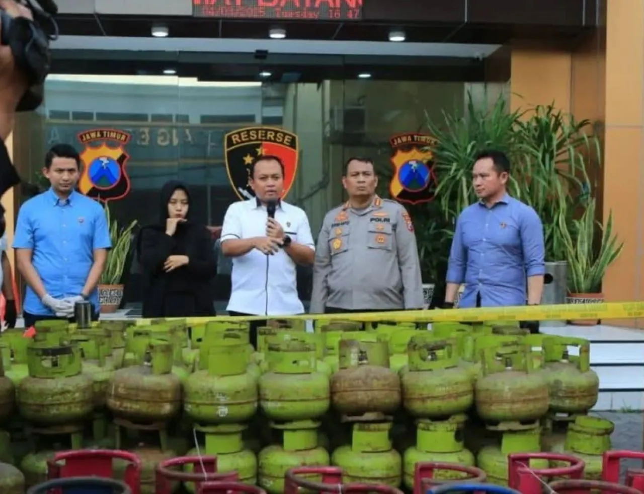 Penjara 2 Tahun 1 Bulan Terhadap 4 Pengoplos LPG Subsidi di Jombang