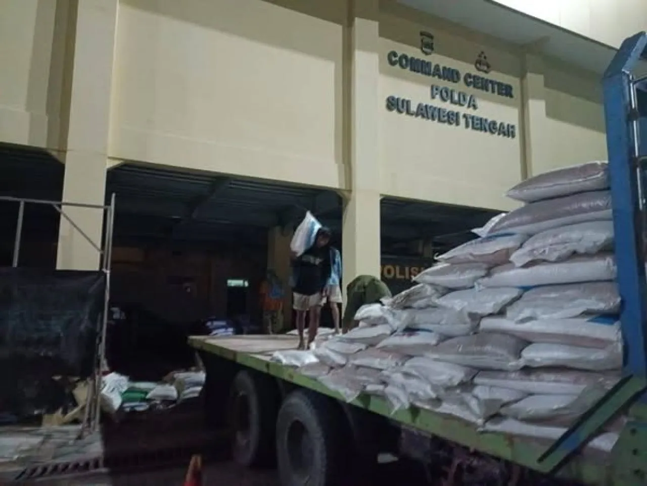 Polda Sulawesi Tengah Sita 109 Ton Pupuk Ilegal di Kelurahan Baiya