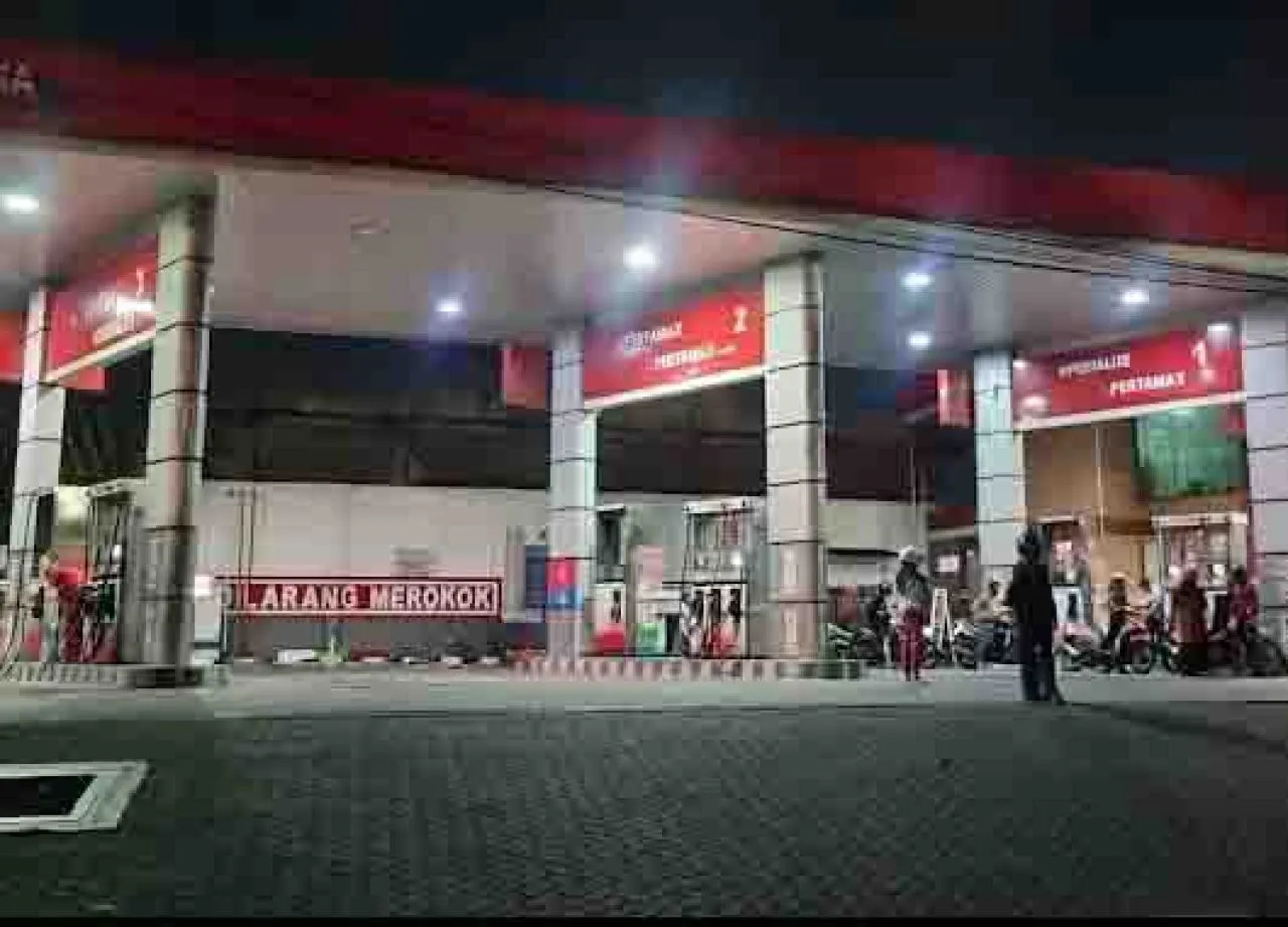 Beli Pertalite Pakai Jerigen di SPBU Jalan Kusuma Bangsa Surabaya, 2 Orang Diadili
