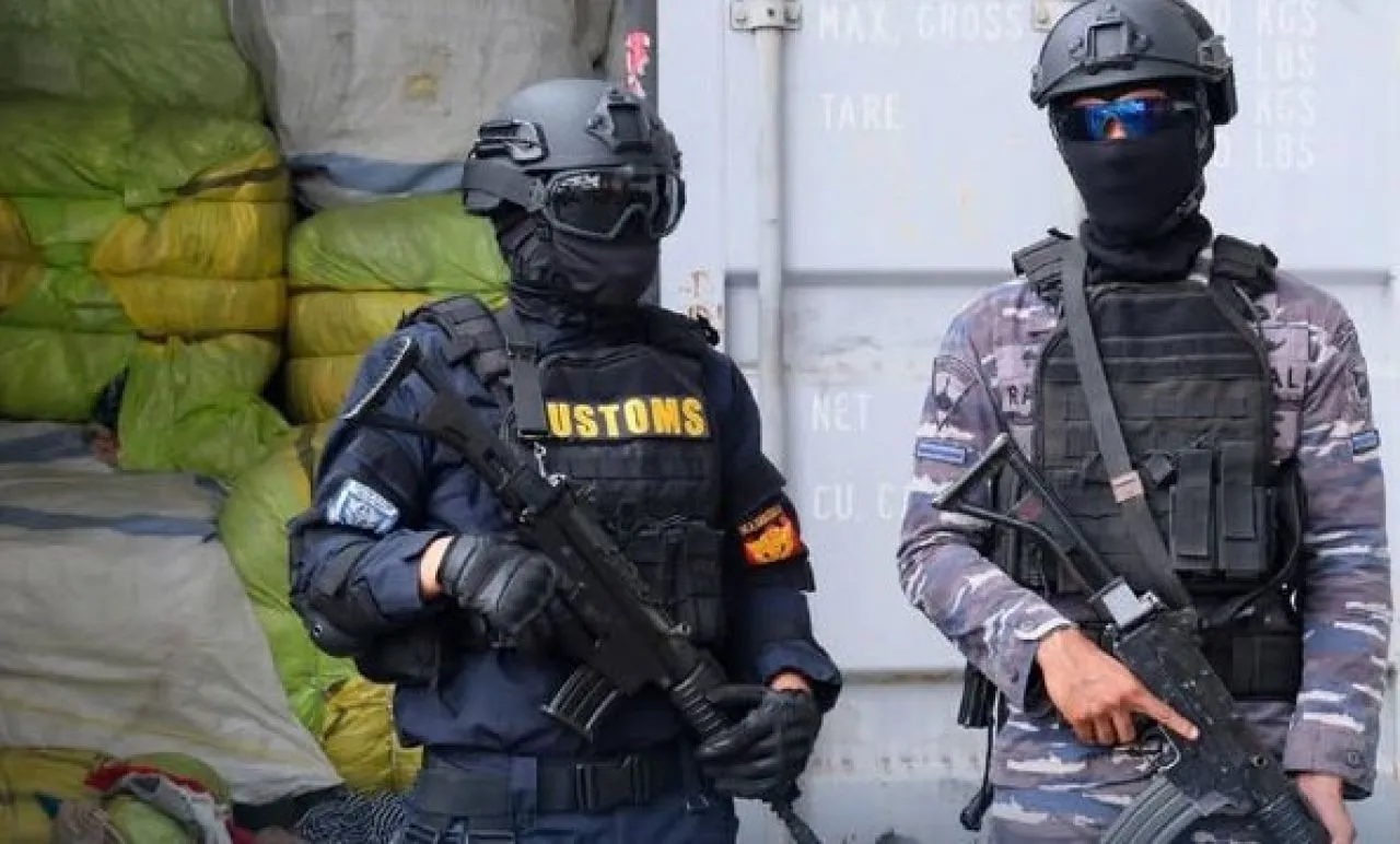 Pemasukan Peti Kemas Bermuatan Ballpress di Pelabuhan Tanjung Priok