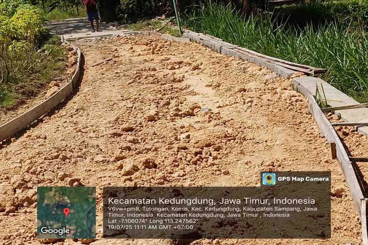 Dugaan Penyimpangan Proyek Rabat Beton dan Sarana MCK di Desa Komis
