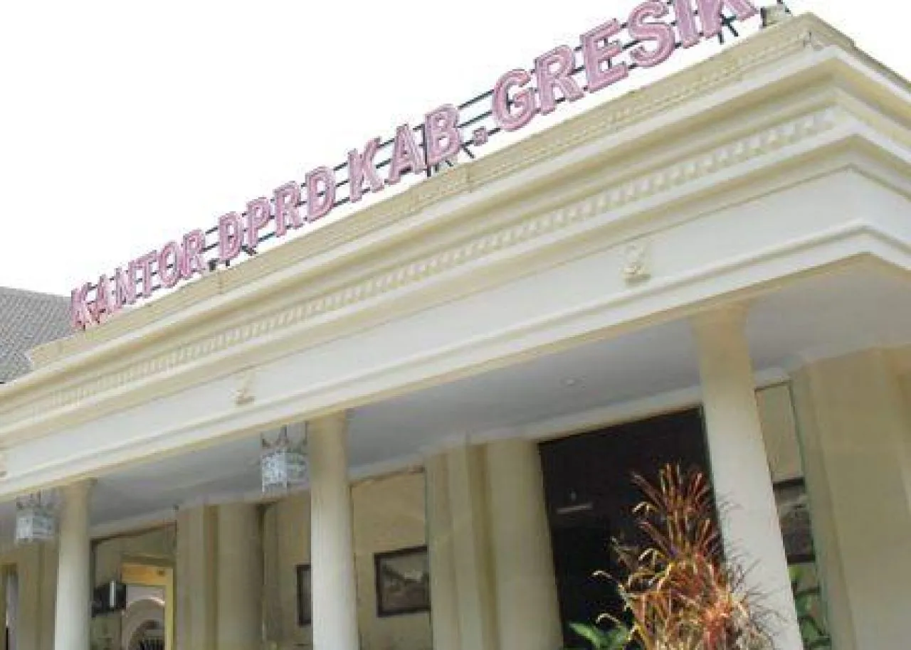 Ironi, Belanja Pakaian Dinas DPRD Gresik 100% Terserap, Fungsi Pengawasan Justru Macet
