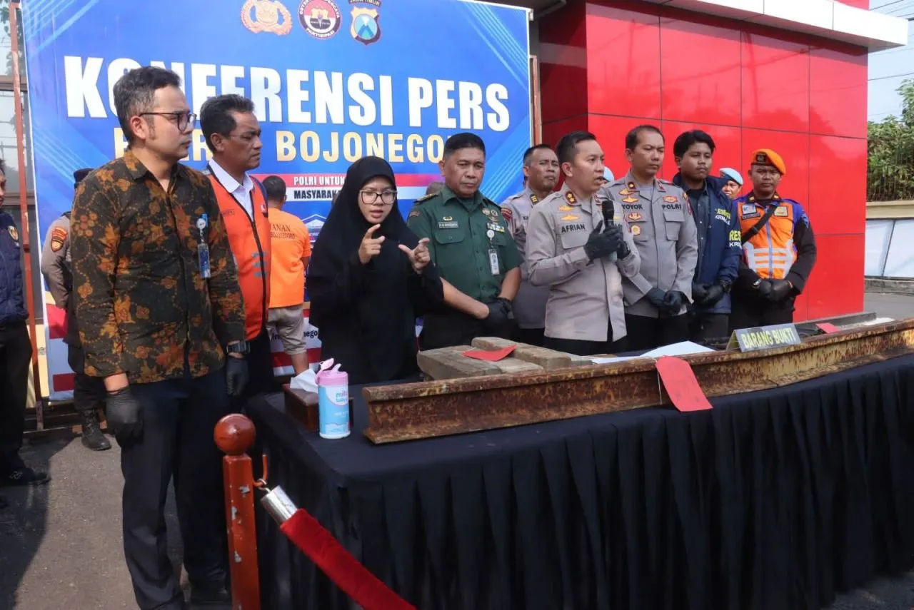 Komplotan Pencuri Rel Kereta Api PT KAI Beraksi di Bojonegoro