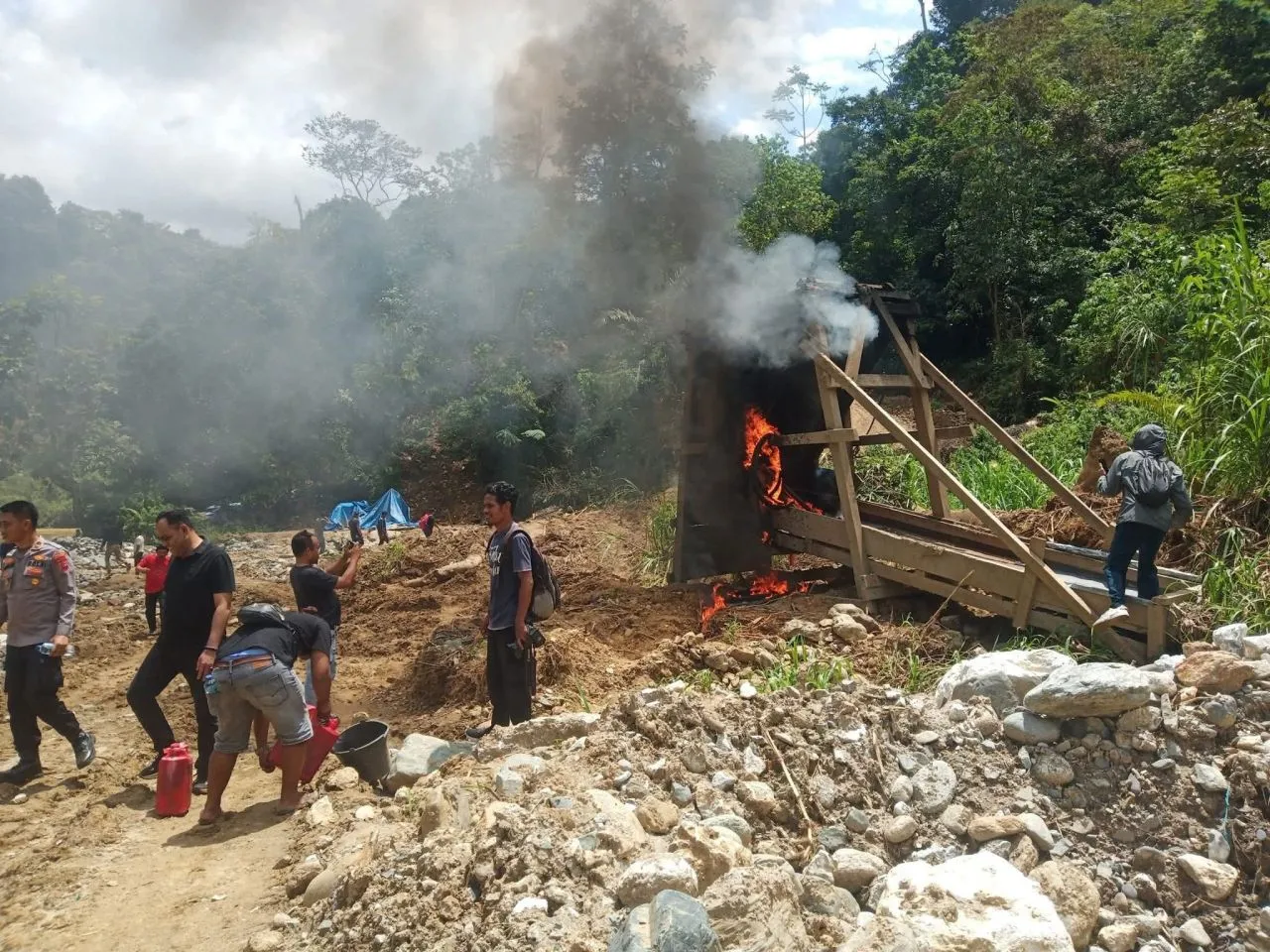 Polres Pasaman Tertibkan Tambang Emas Ilegal di Kampung Lanai Hilir