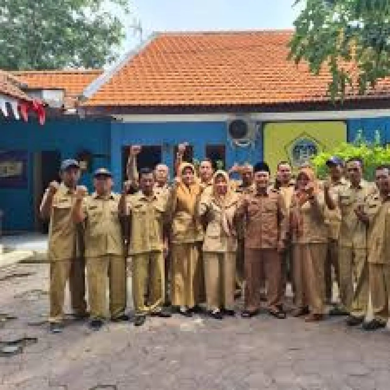 Mengenal Suwandi, Sosok Kepala Desa yang Konsisten Membangun Desa Lampah
