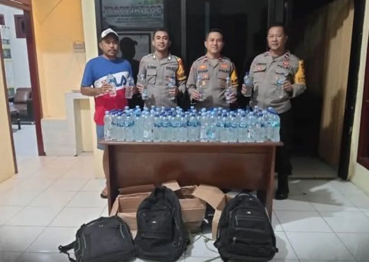 Polsek Bacan Timur Amankan 110 Botol Minuman Keras Cap Tikus