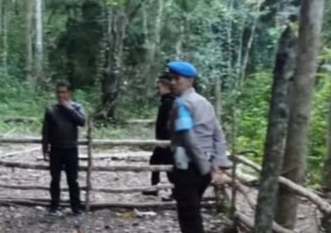 Polsek Sinjai Timur Grebek Arena Sabum Ayam di Desa Panaikang
