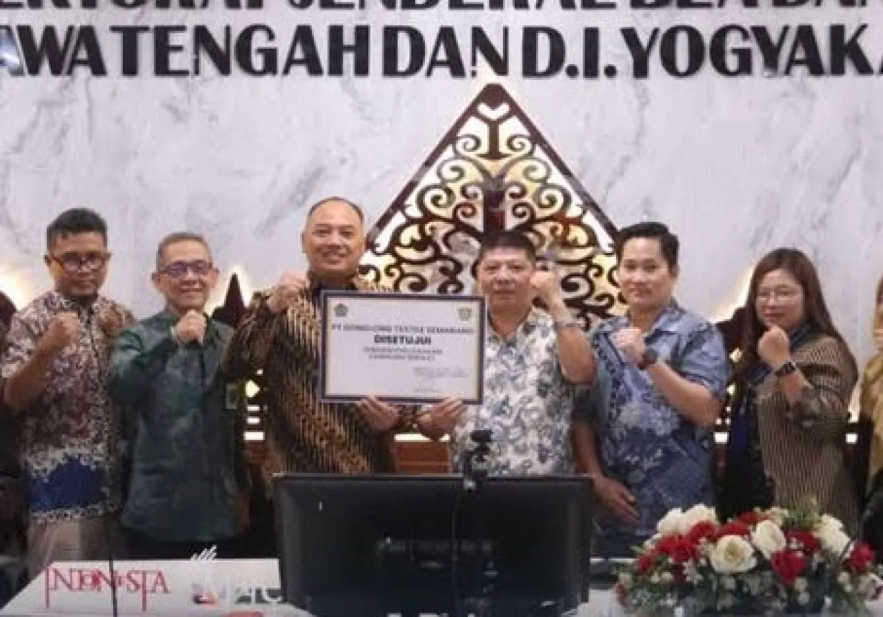 PT Aroma Footwear Indonesia dan PT Donglong Textile Semarang Dapat Fasilitas Kawasan Berikat
