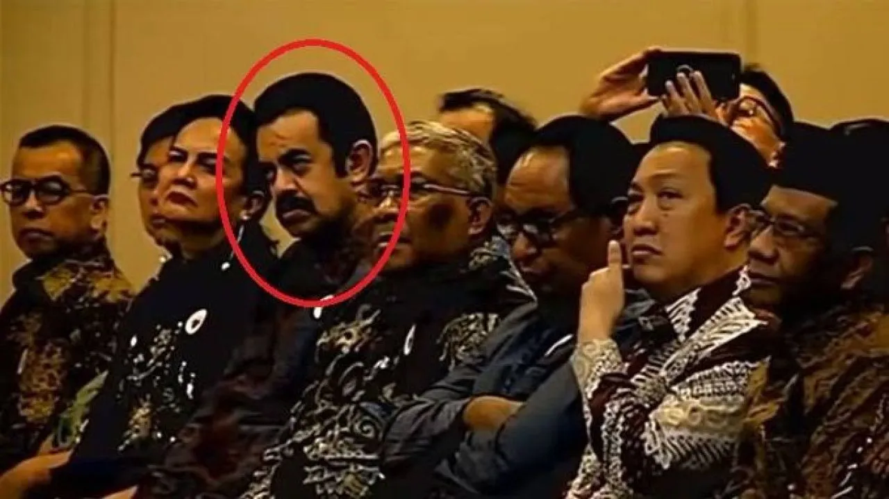 Segenap Tanda Persembunyian Riza Chalid
