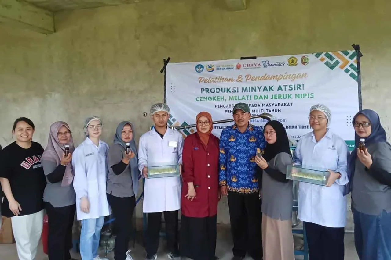 Pelatihan dan Pendampingan Pembuatan Minyak Atsiri di Desa Jatijejer