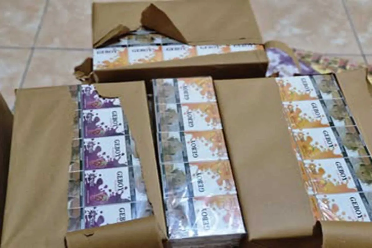 Pengiriman Rokok Ilegal dari Pamekasan Dicegat Bea Cukai Bojonegoro